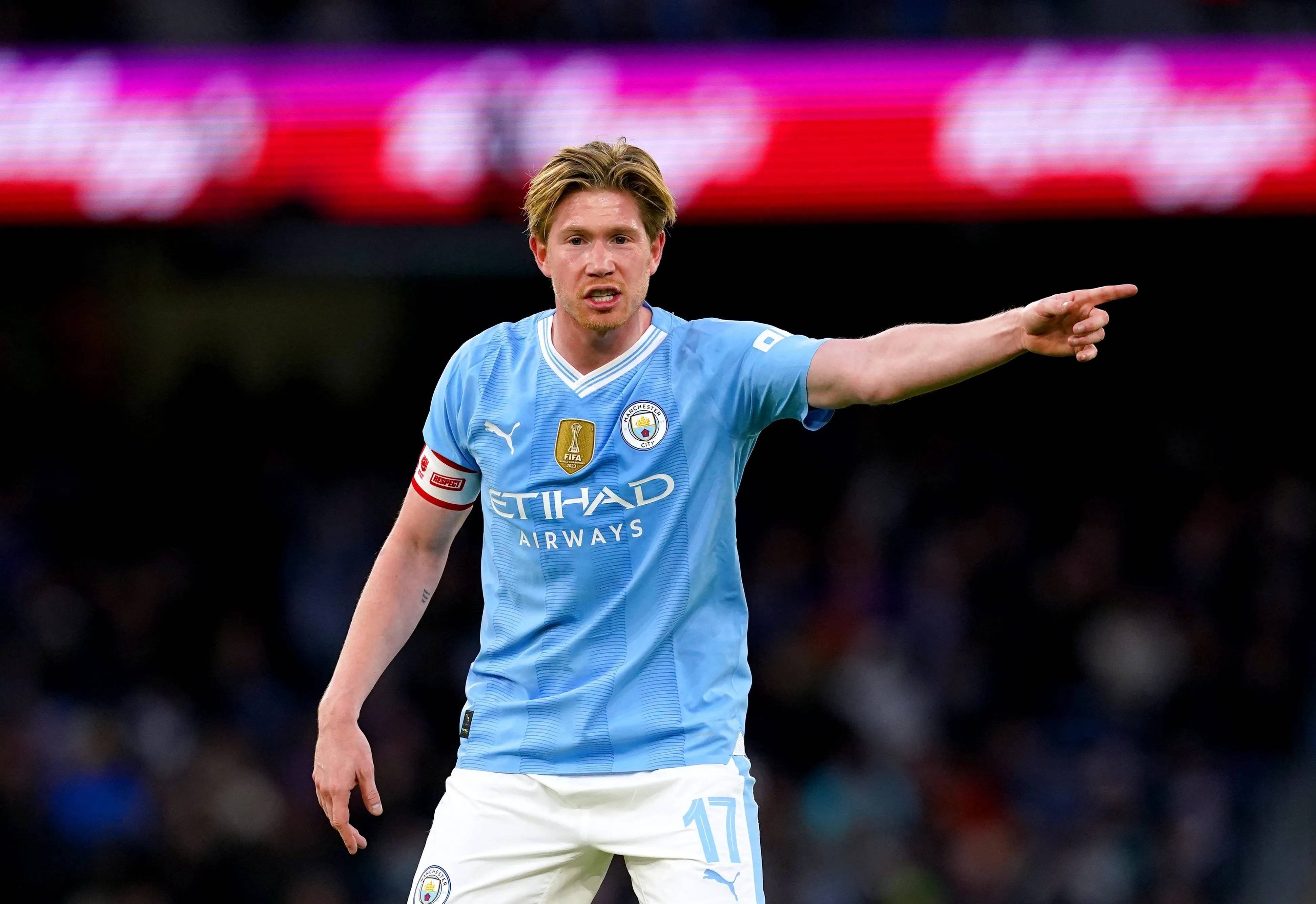 德布劳内迎来十五赛季出色发挥，曼联观众热烈欢呼！的简单介绍